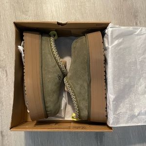 UGG slippers green